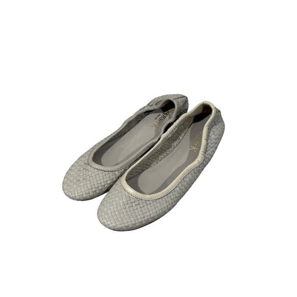Allan K Minimalist Gray Grey Leather Ballet Flats Womens Size 37 - Picture 1 of 7